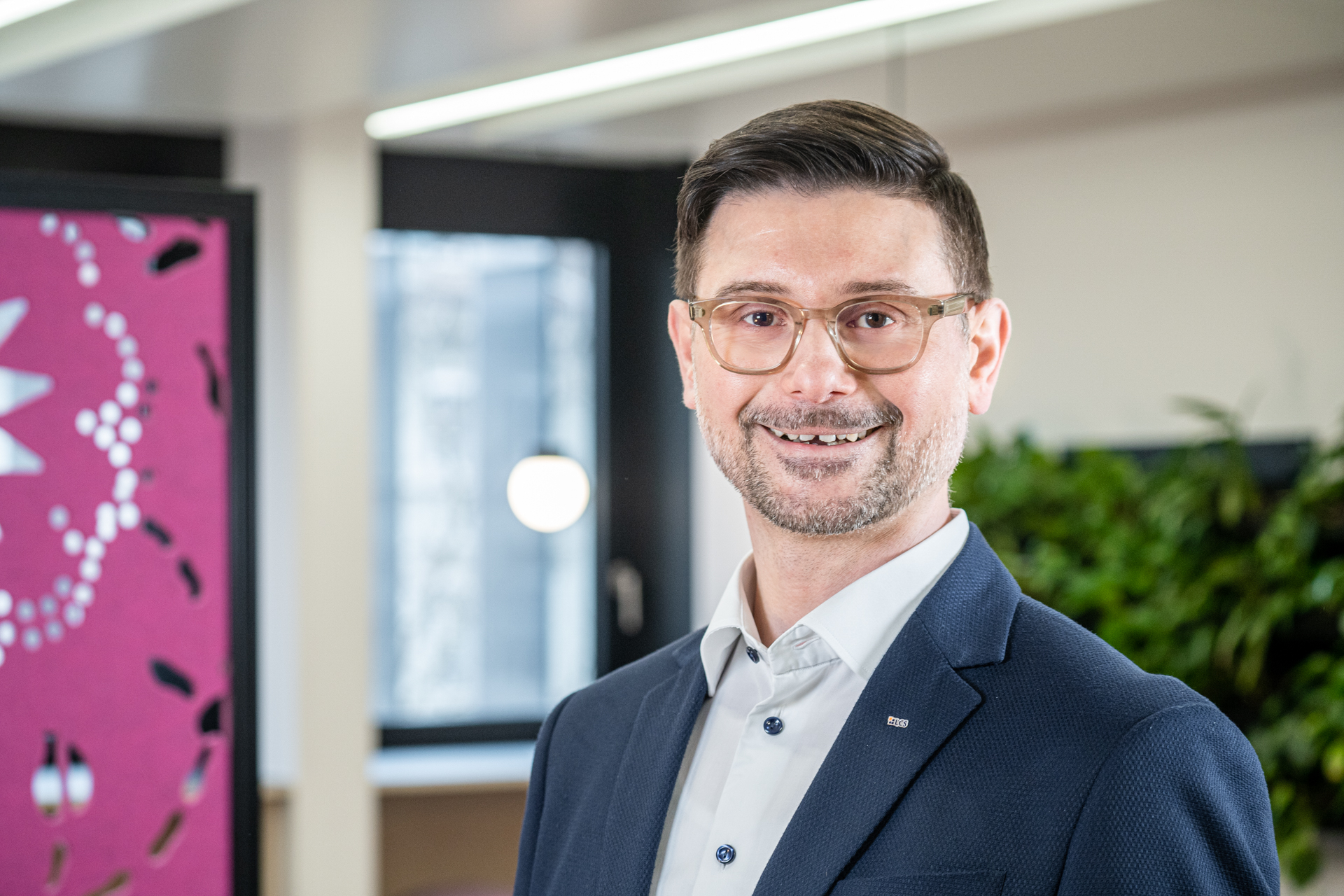 Jan Eberle Jan Eberle, Head of Industry Engegement Logistics, GS1 Switzerland